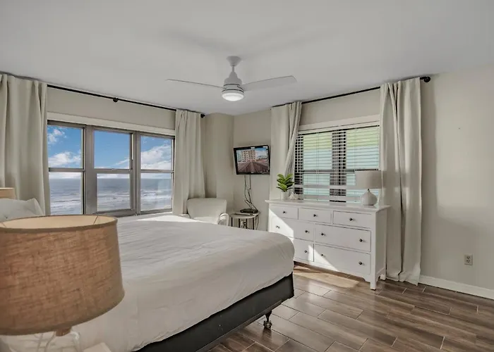 Apartment Harbour Place 413 By Collection